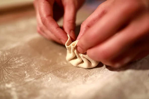 Pessoa Que Cozinha Khinkali Cozinha Geórgia — Fotografia de Stock