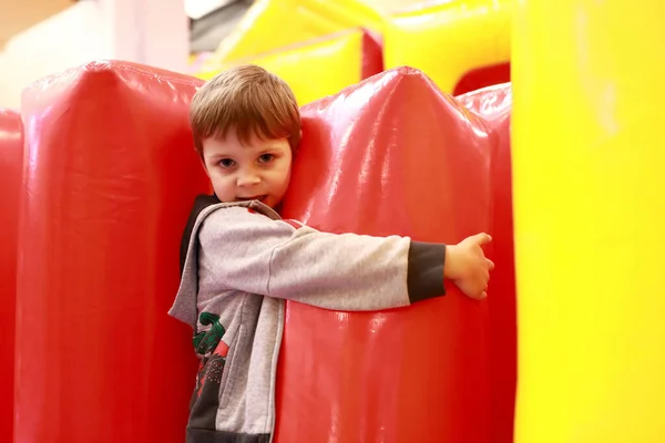 Potret Anak Anak Taman Bermain Indoor — Stok Foto