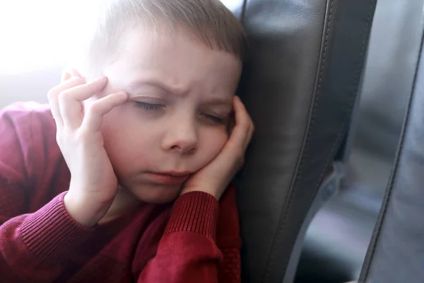 Boy Covers His Ears Passenger Plane — Stock Photo, Image