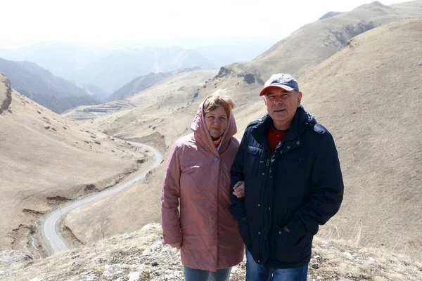 Senior Couple Rocky Ridge Caucasus Background Kabardino Balkaria Russia — Stock Photo, Image