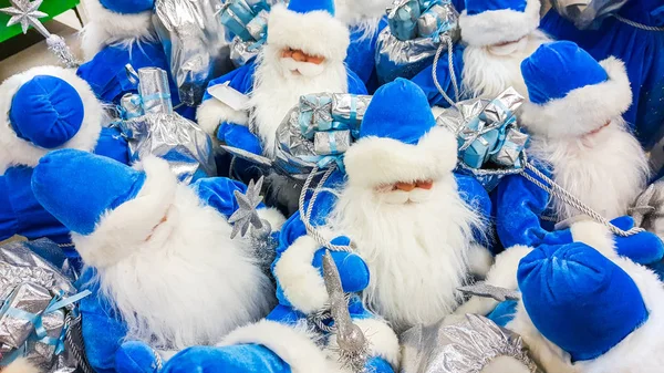 Santa Claus leksak i stormarknad. — Stockfoto