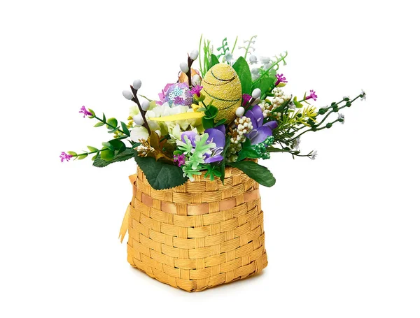 Påskekurv Fra Blomsterarrangement Hvit Bakgrunn – stockfoto