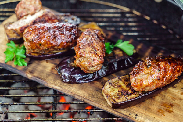 Barbecue grilled food