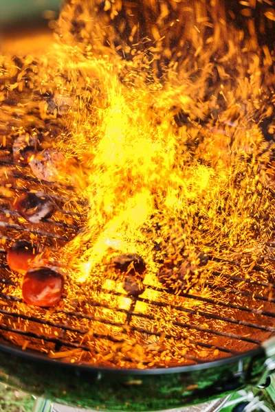 Glowing charcoal and flame — Stock Photo, Image