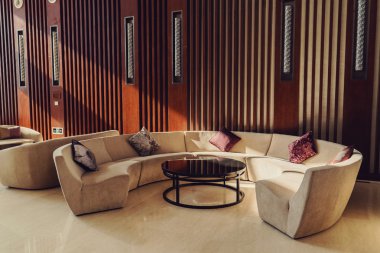 Otel lobisinde iç