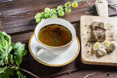 yumurta plaka ile et suyu