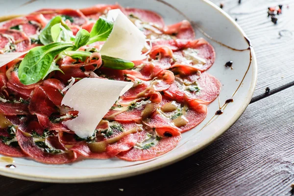 Carpaccio de viande gastronomique — Photo