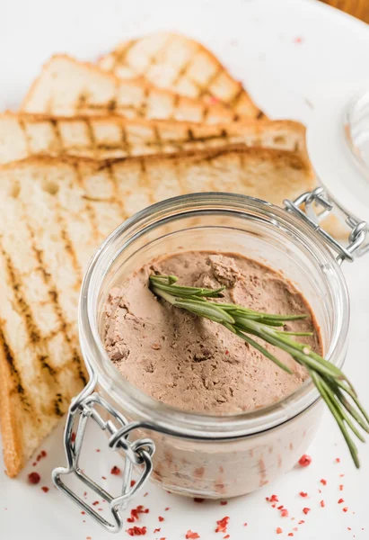 Pâté de foie dans le pot — Photo