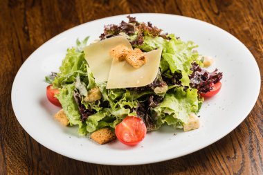 gurme Sezar salatası