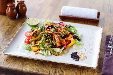 Taze Japon salatası