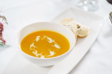 kremalı balkabağı çorbası