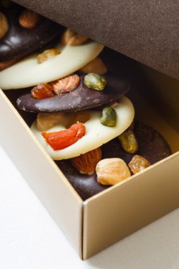 Tatlı bir kutu içinde mevcut