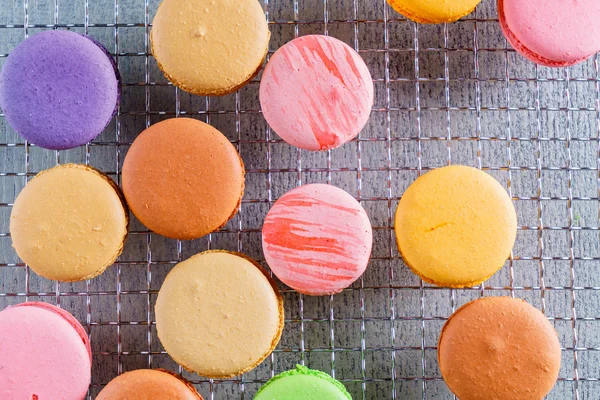 Francouzská barevné macarons — Stock fotografie