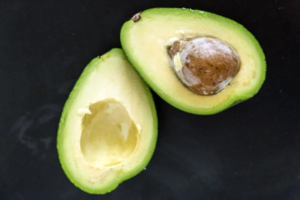 Fresh halved avocado — Stock Photo, Image