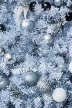 Madalyalı Noel ağacı