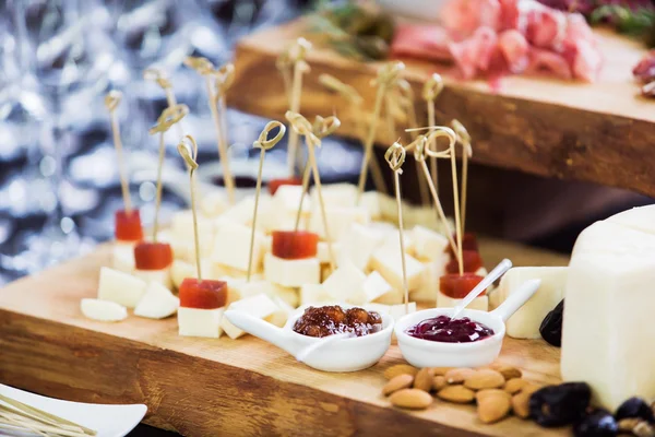 Imbiss auf Catering-Tisch — Stockfoto