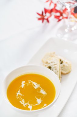 kremalı balkabağı çorbası