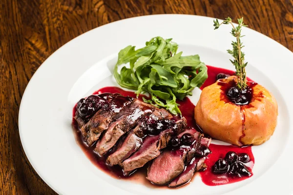 roasted beef with berry sauce