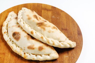 Pişmiş Calzone pizza 