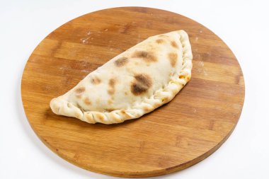 Pişmiş Calzone pizza 