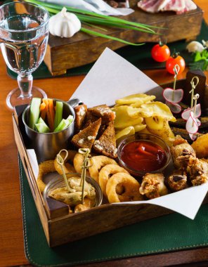 Barda çeşitli meze