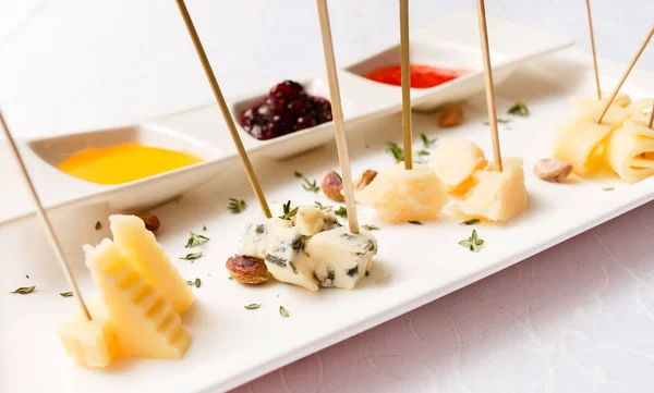 Prato de queijo variado — Fotografia de Stock