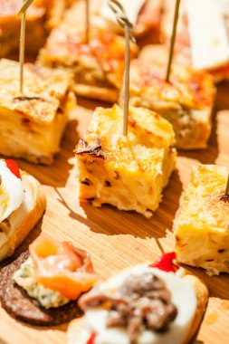 Tablo catering üzerinde aperatifler