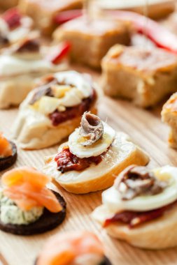 Tablo catering üzerinde aperatifler