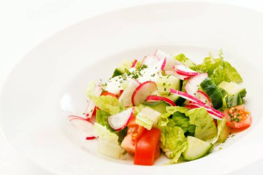 Taze bahar salatası 