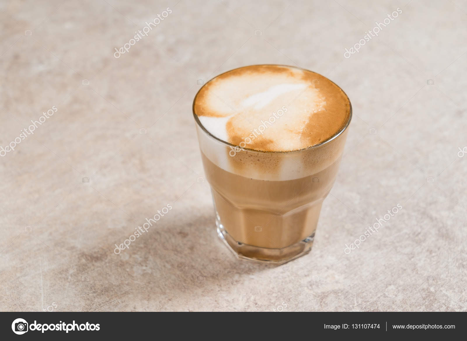 Allergie meest Een nacht Glass cup of cappuccino Stock Photo by ©Shebeko 131107474