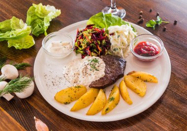 biftek sebzeli patates ile