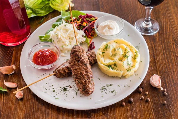 Kebab with mashed potatoes — Stock Photo, Image