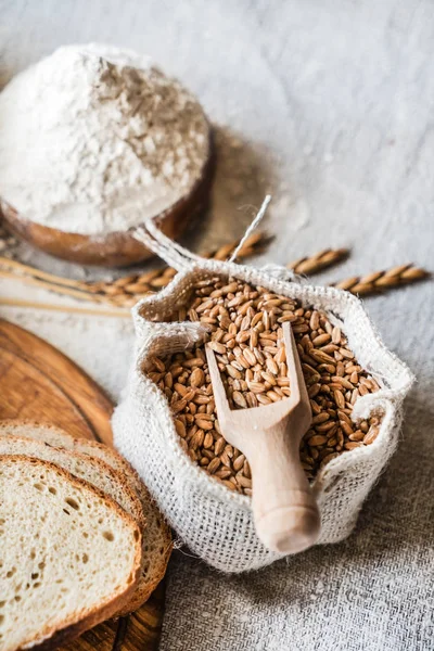 Wheat, bread and flour — Stock Photo, Image