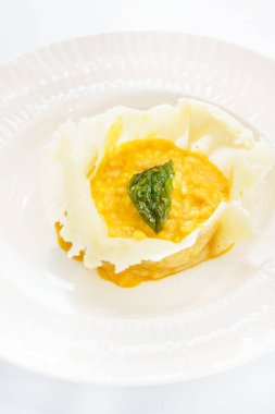 safran ile lezzetli risotto