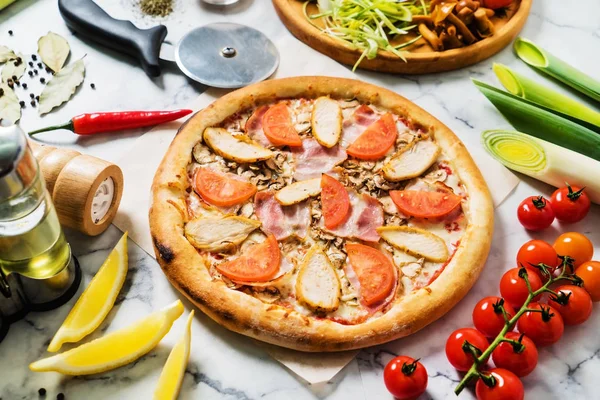 Läckra färsk pizza — Stockfoto