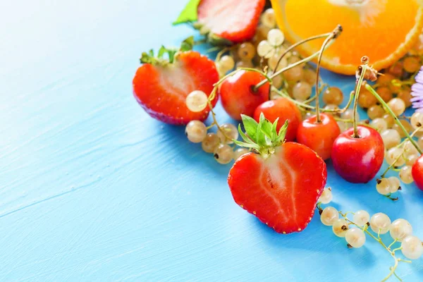 Fresh garden berries — Stock Photo, Image