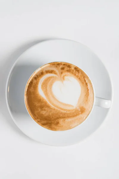 Xícara de Cappuccino com espuma — Fotografia de Stock