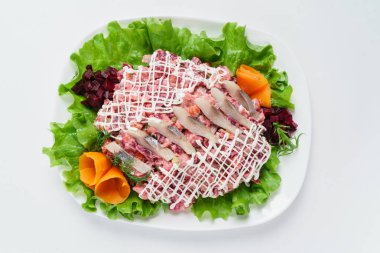 lezzetli ringa balığı salatası