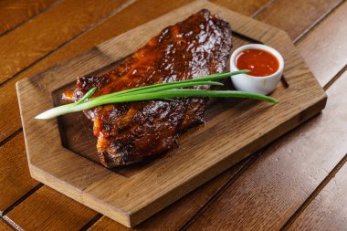 Soslu ızgara kaburga 