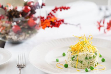 Bezelye ile haşlanmış pirinç 