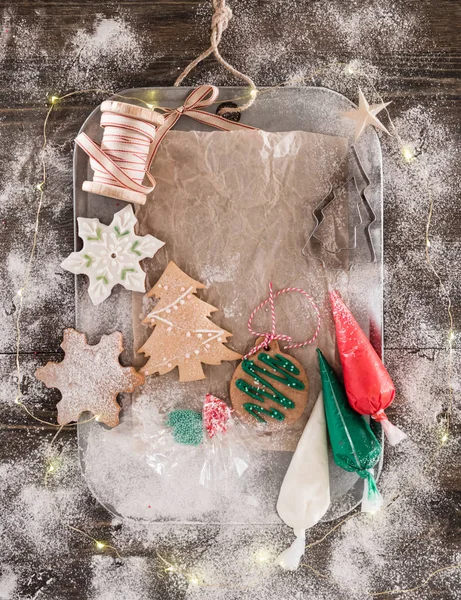 Traditional holiday gingerbreads — Stock Photo, Image