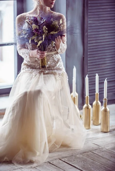 Majestic bride in luxury dress — Stock Photo, Image