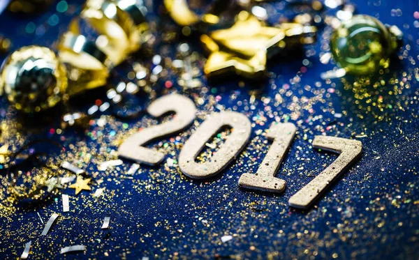 2017 año nuevo signo con decoraciones — Foto de Stock