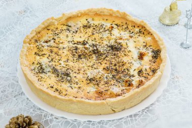 peynir ile ev yapımı kiş 