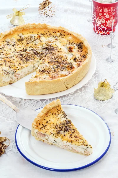 Homemade quiche with cheese — Stock Photo, Image