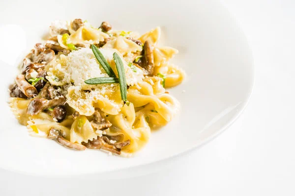 Heerlijke pasta met champignons — Stockfoto