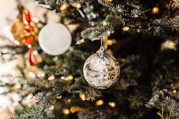 Gedecoreerde kerstboom — Stockfoto