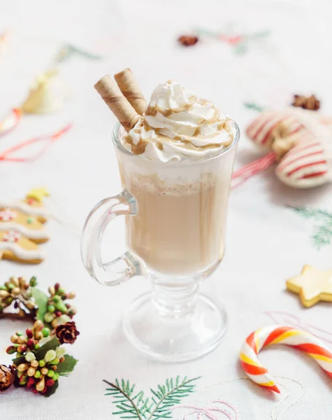 Chocolate quente com chantilly — Fotografia de Stock