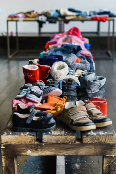 Shoes at flea market — Stock Photo, Image