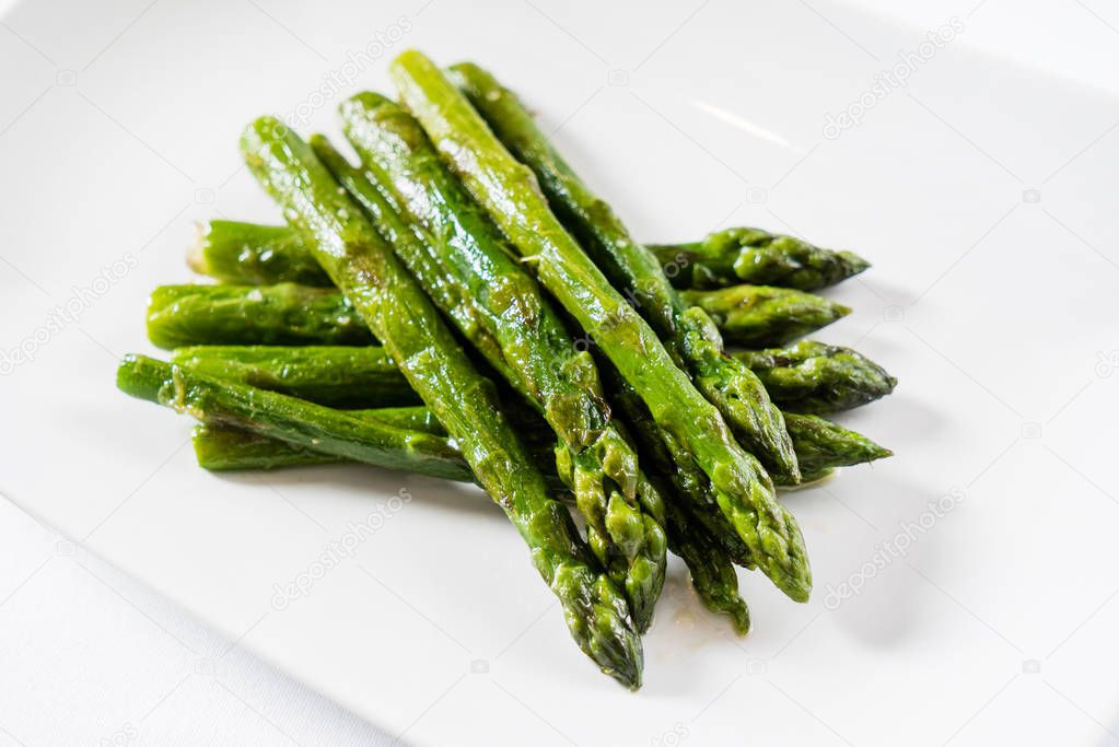 roasted green asparagus